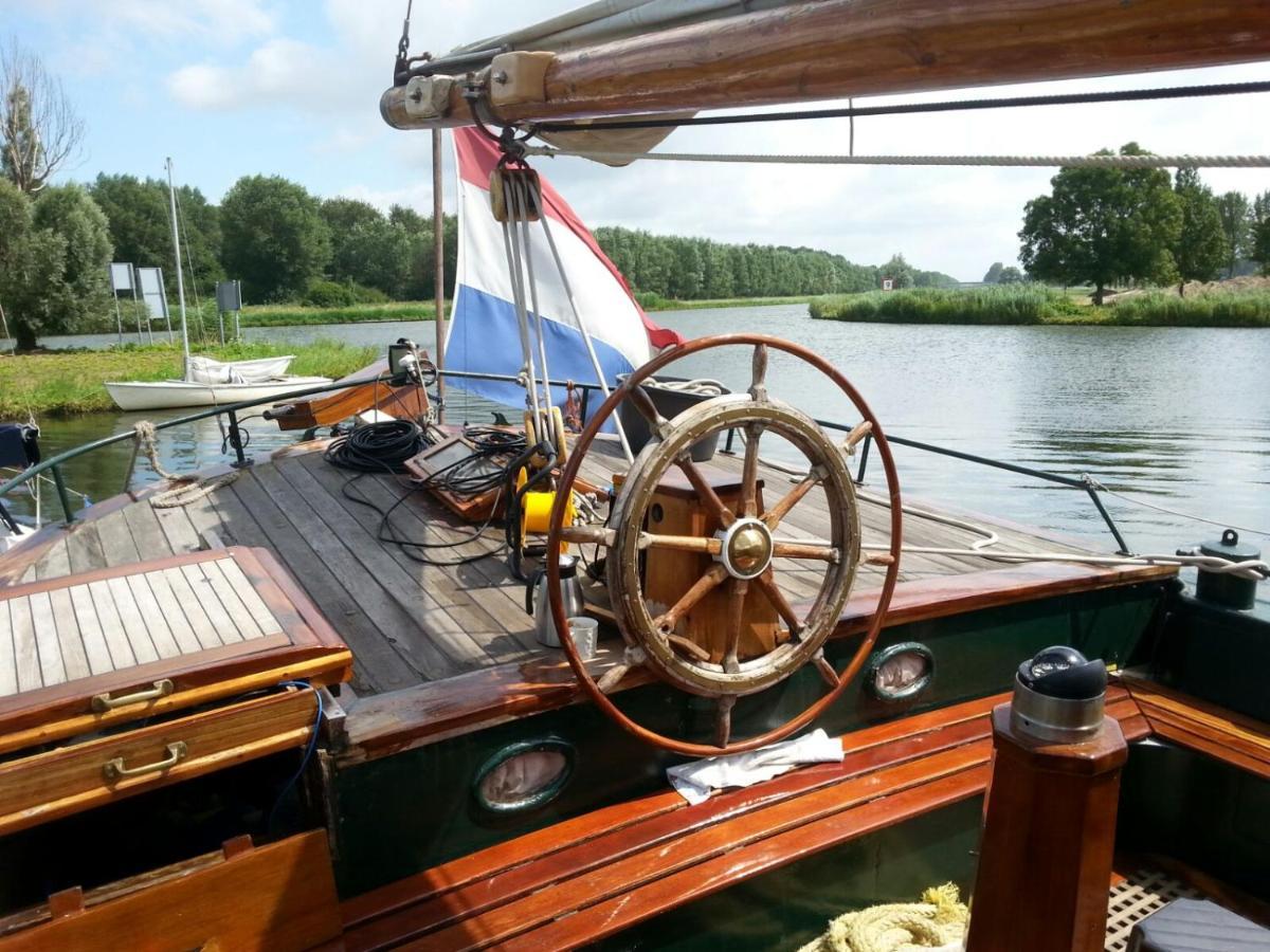 Tjalkjacht Pelikaan Enkhuizen Vandrehjem Eksteriør billede